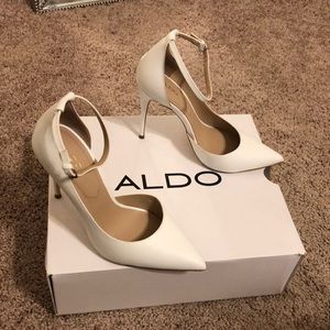 Aldo Women’s White Closed-Toe Heel, 4.25’ heel